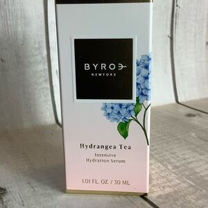 BYROE Hydrangea Tea Intensive Hydration Serum - White and Gold